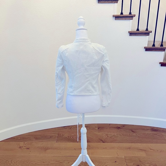 Blank NYC Off White Vegan Leather Cropped Moto Jacket Zipper Accents - Size XS - Picture 3 of 5